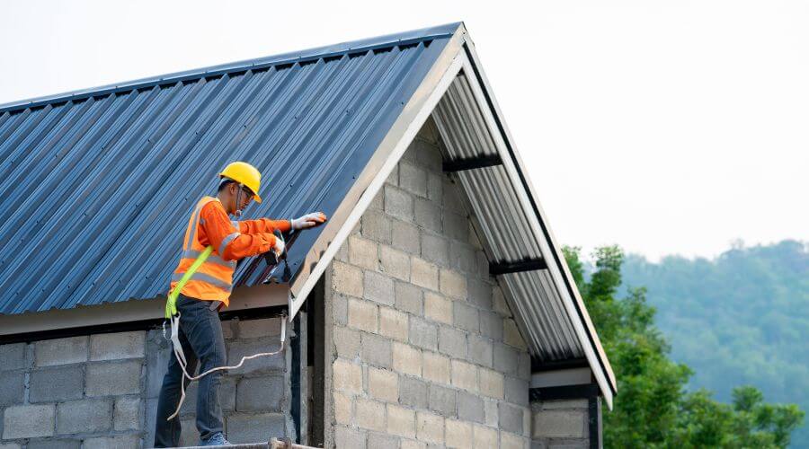 Professional residential roofers in Worthington, IA